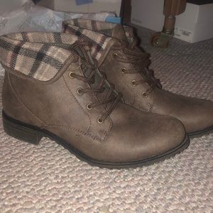 BRAND NEW booties